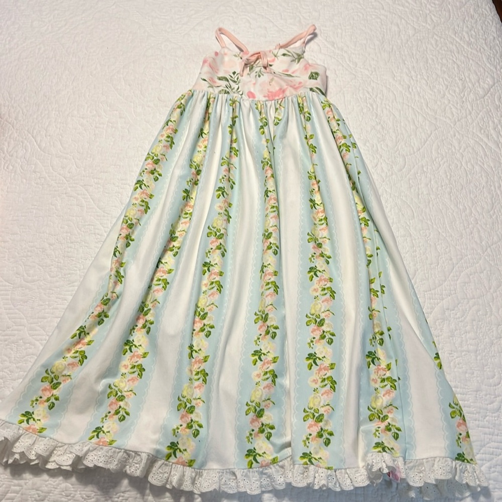 Sweethoney Gown